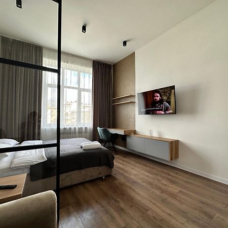 Romantic Apartments - In The Center Of Lviv , King-Size Bed Exterior photo