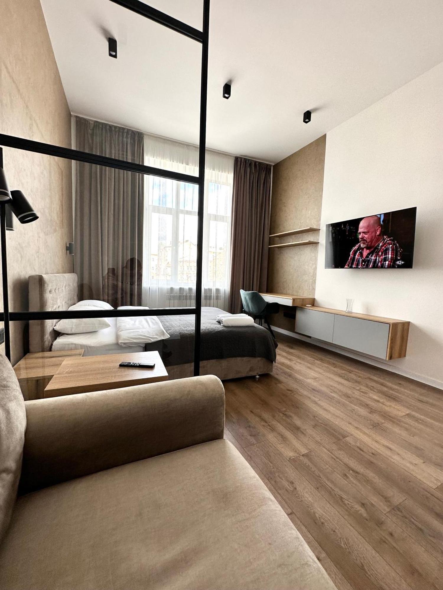 Romantic Apartments - In The Center Of Lviv , King-Size Bed Exterior photo